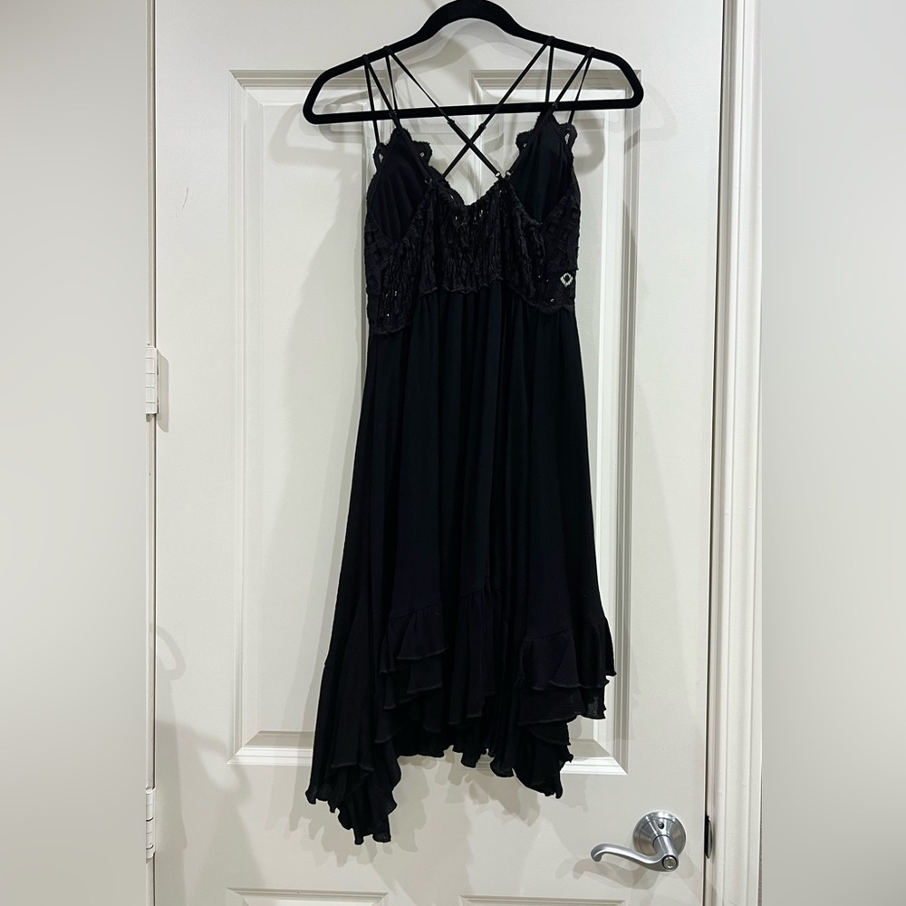 Black lace babydoll swing dress asymmetrical size medium - Picture 5 of 7
